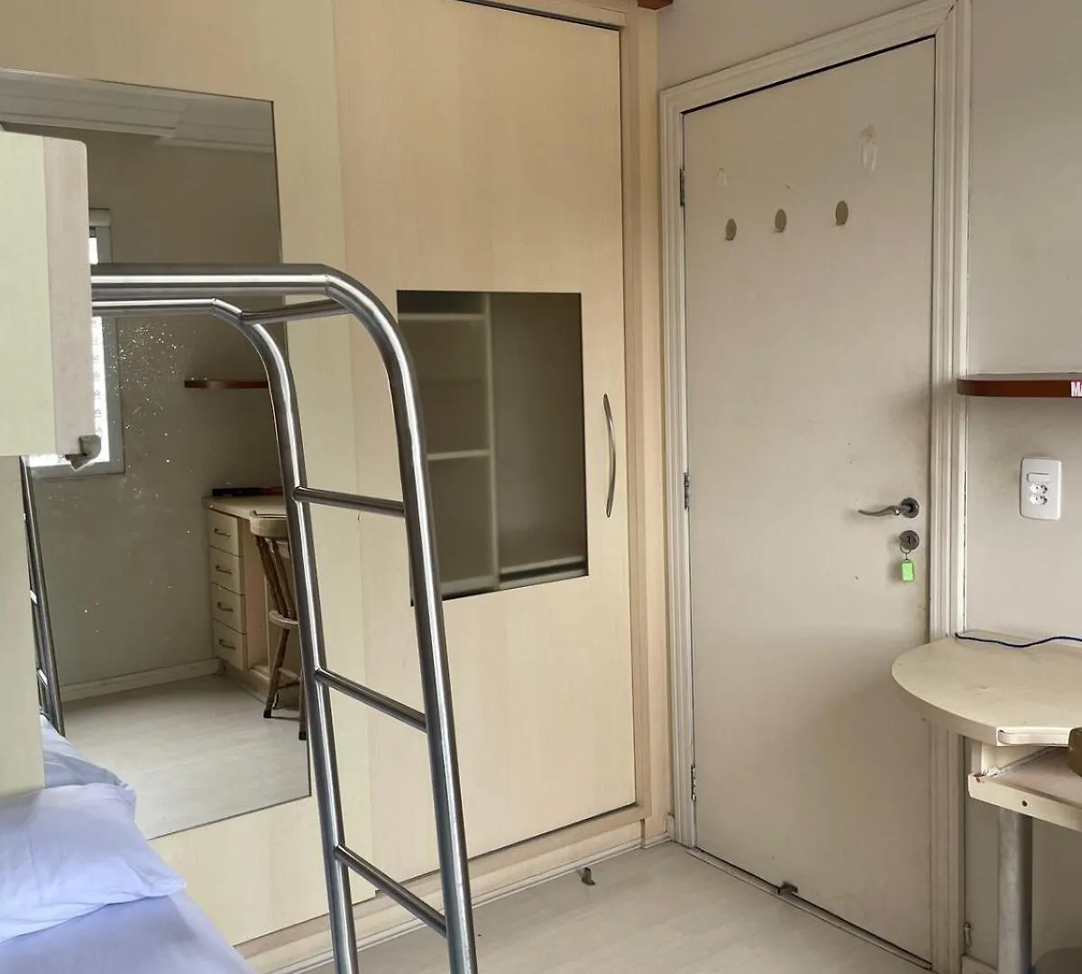 Alugo Quarto Em Cobertura Balneário Camboriú 0*,  Brasilien